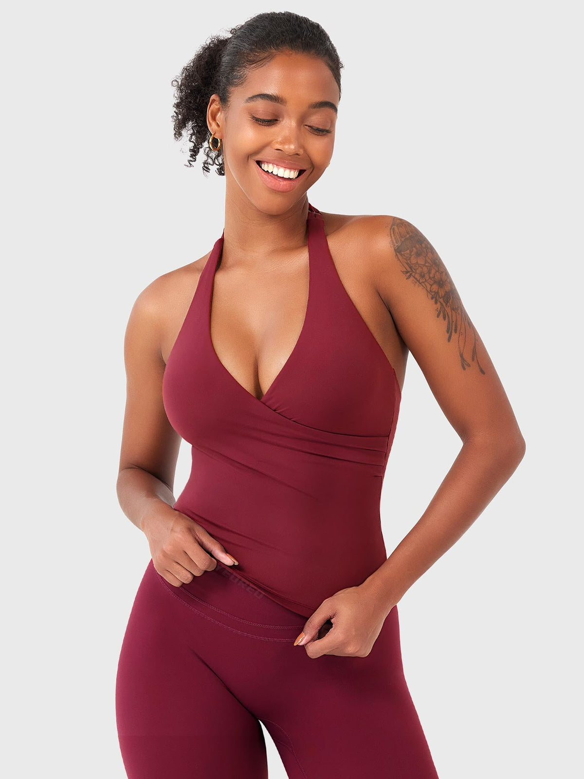 Canotta Elevine halter con scollo a V