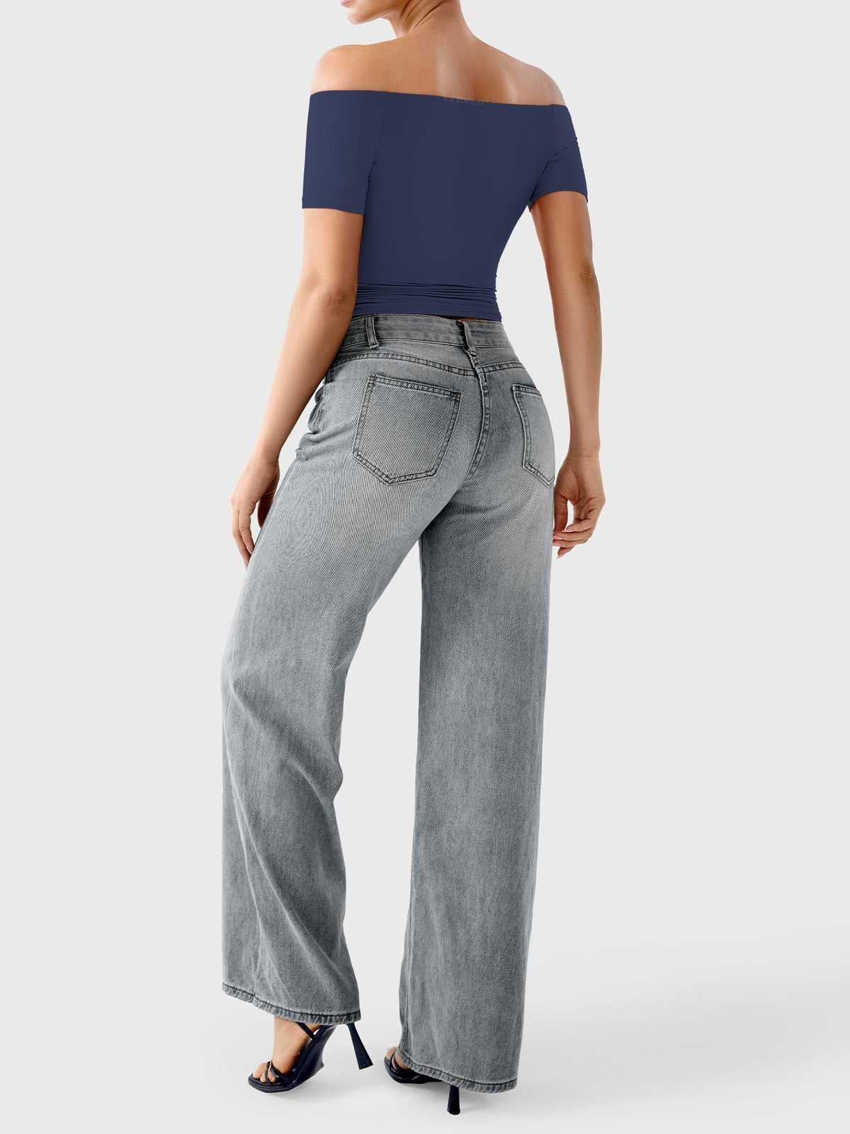 Top Luzlie con spalle scoperte a manica corta