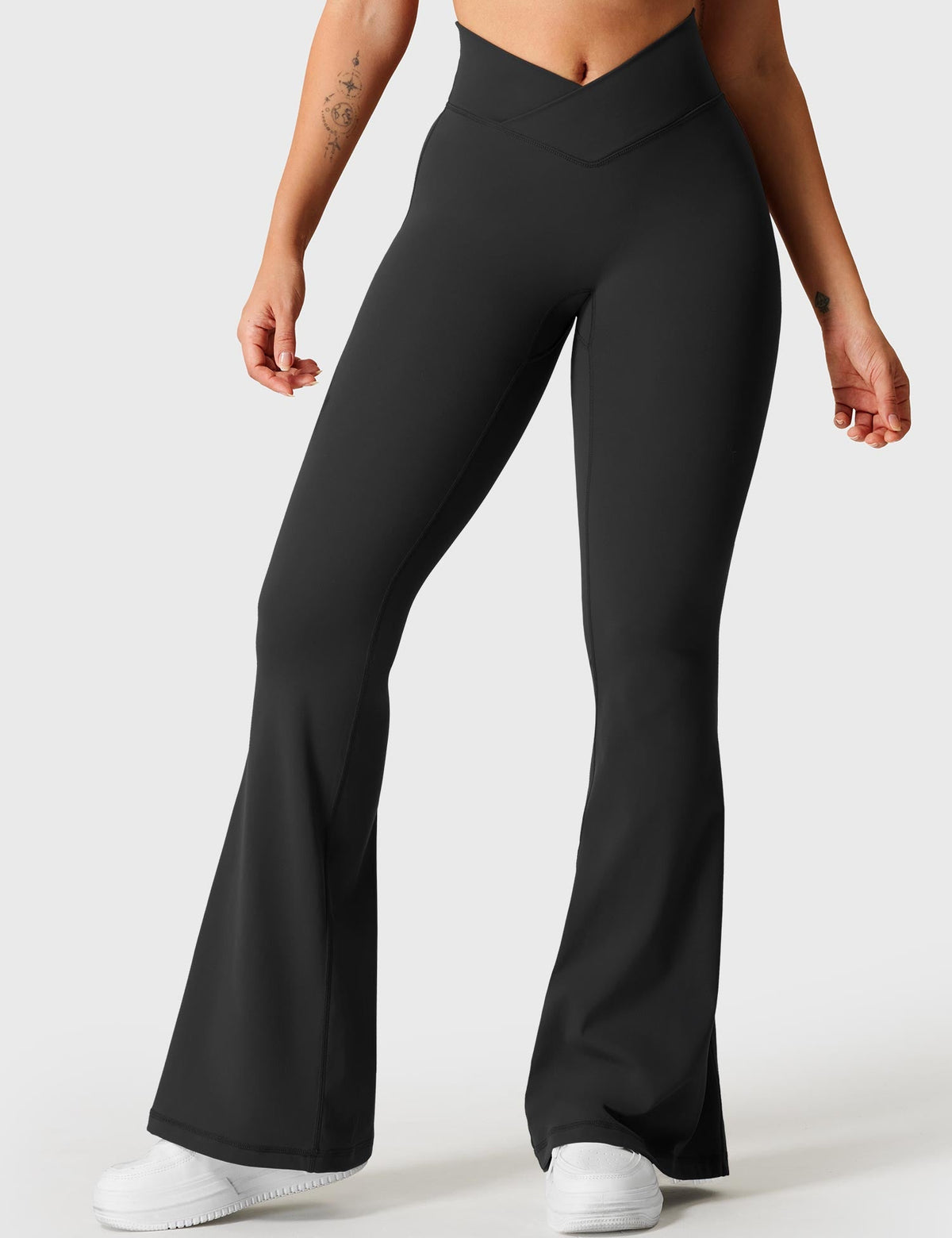 Leggings Kalie flare con vita a V