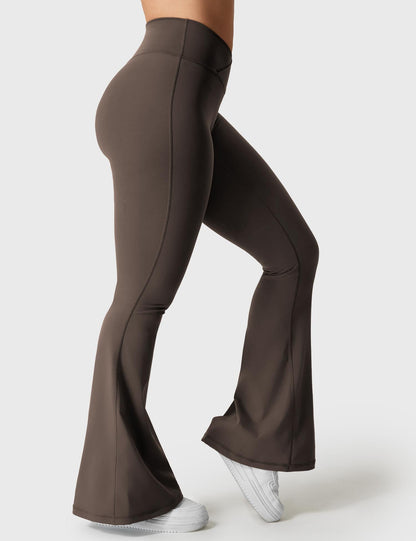 Leggings Kalie flare con vita a V