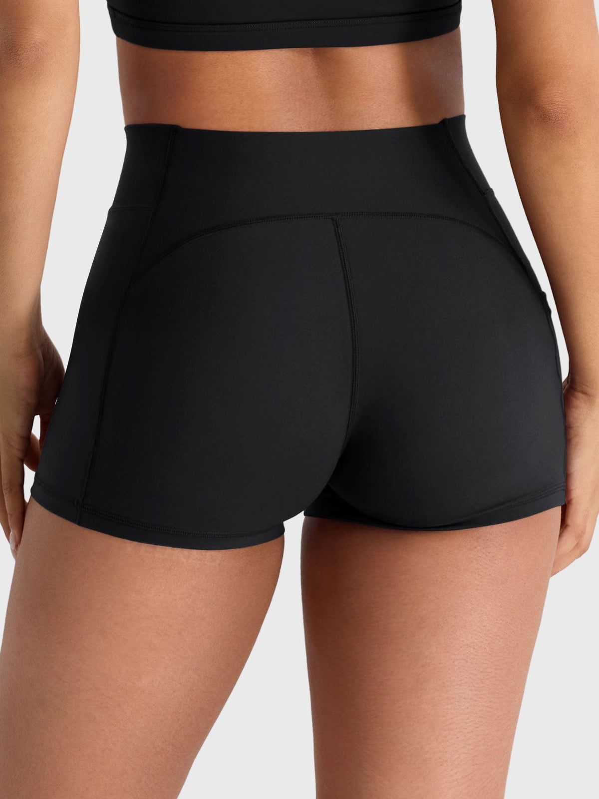 Shorts Damiely a vita bassa con tasca 3,6″
