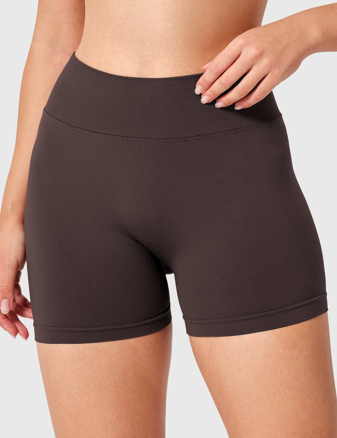 Yeoreo V Cross Liz Seamless Shorts 3.6"