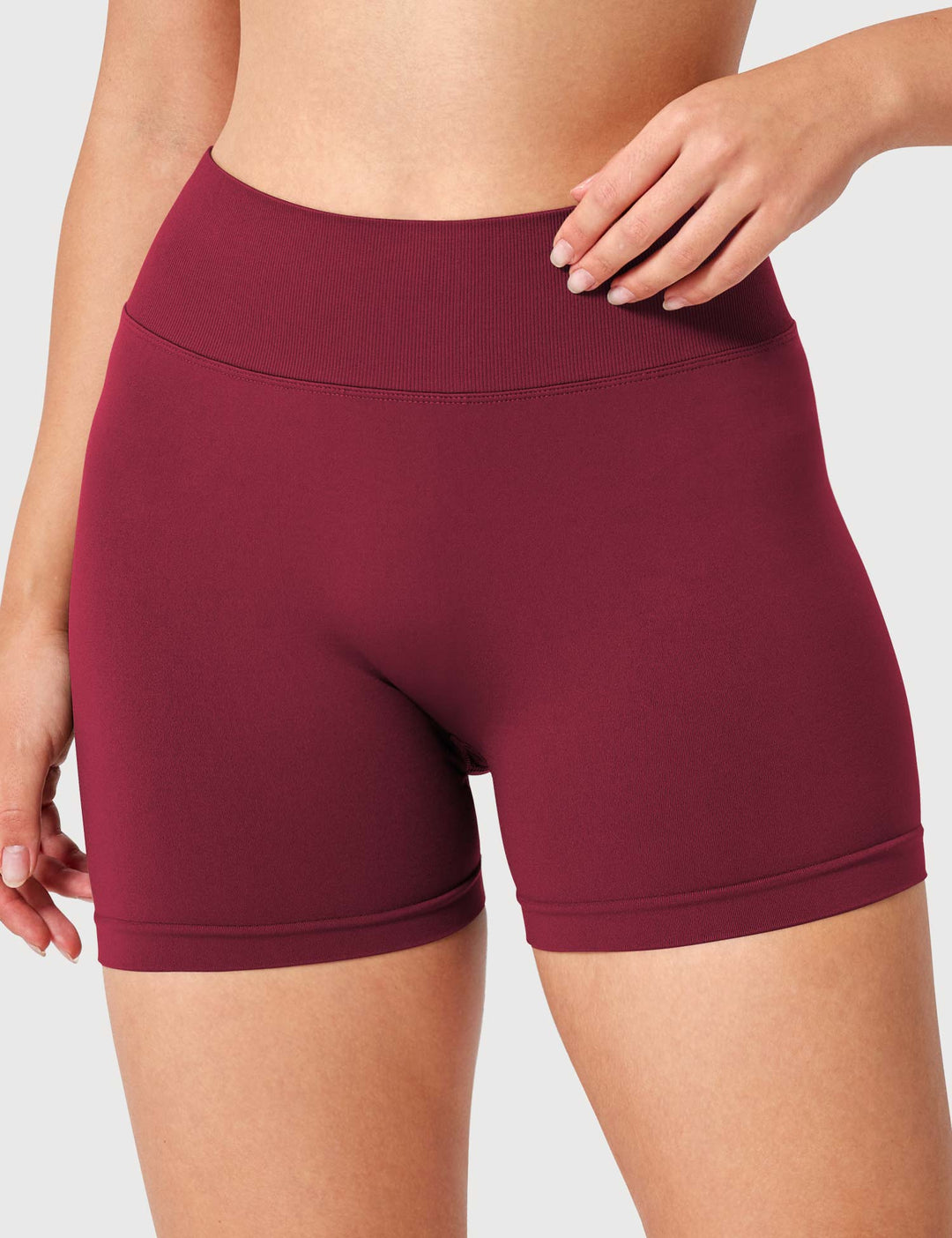 Yeoreo V Cross Liz Seamless Shorts 3.6"