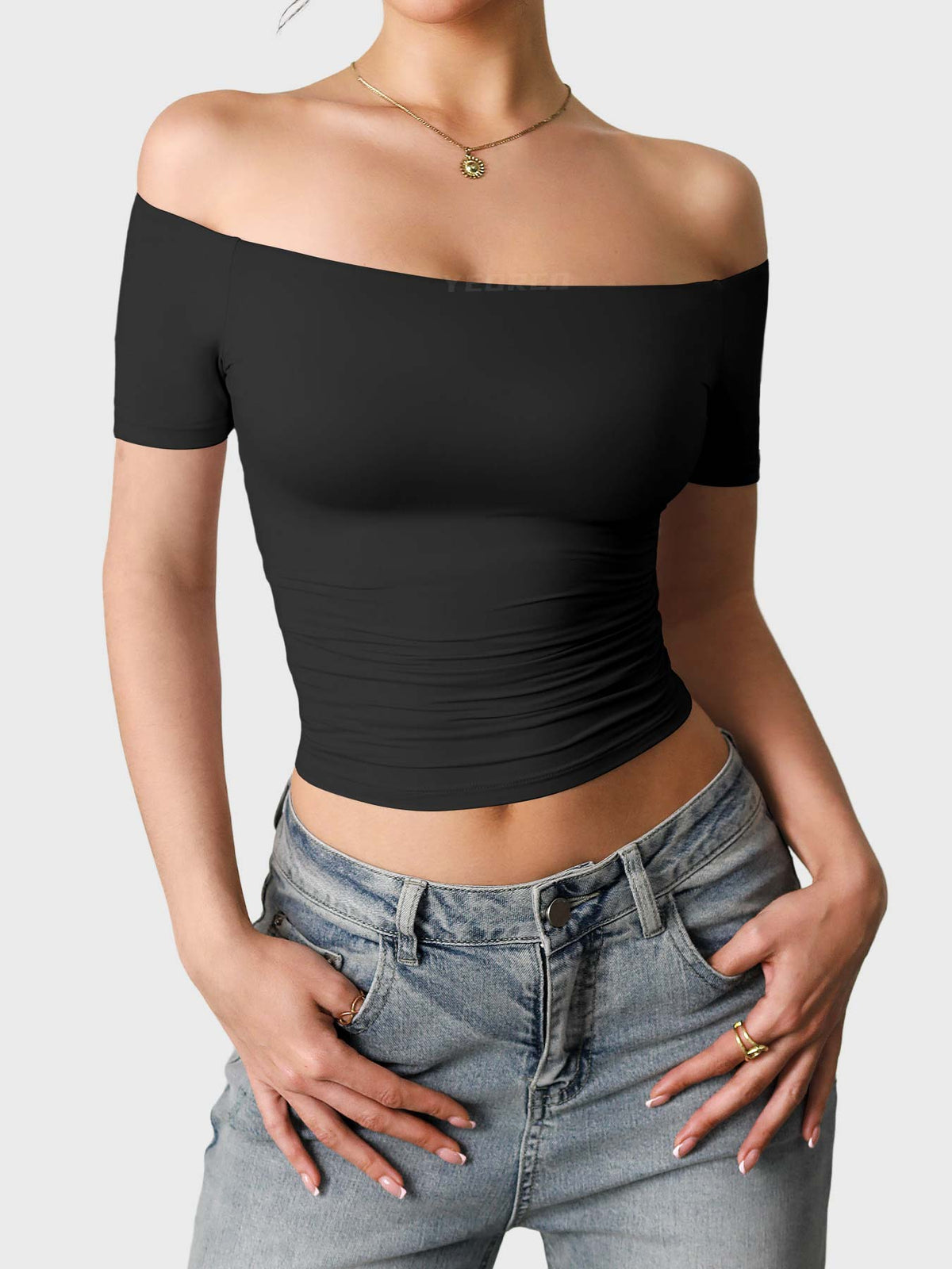 Top Luzlie con spalle scoperte a manica corta