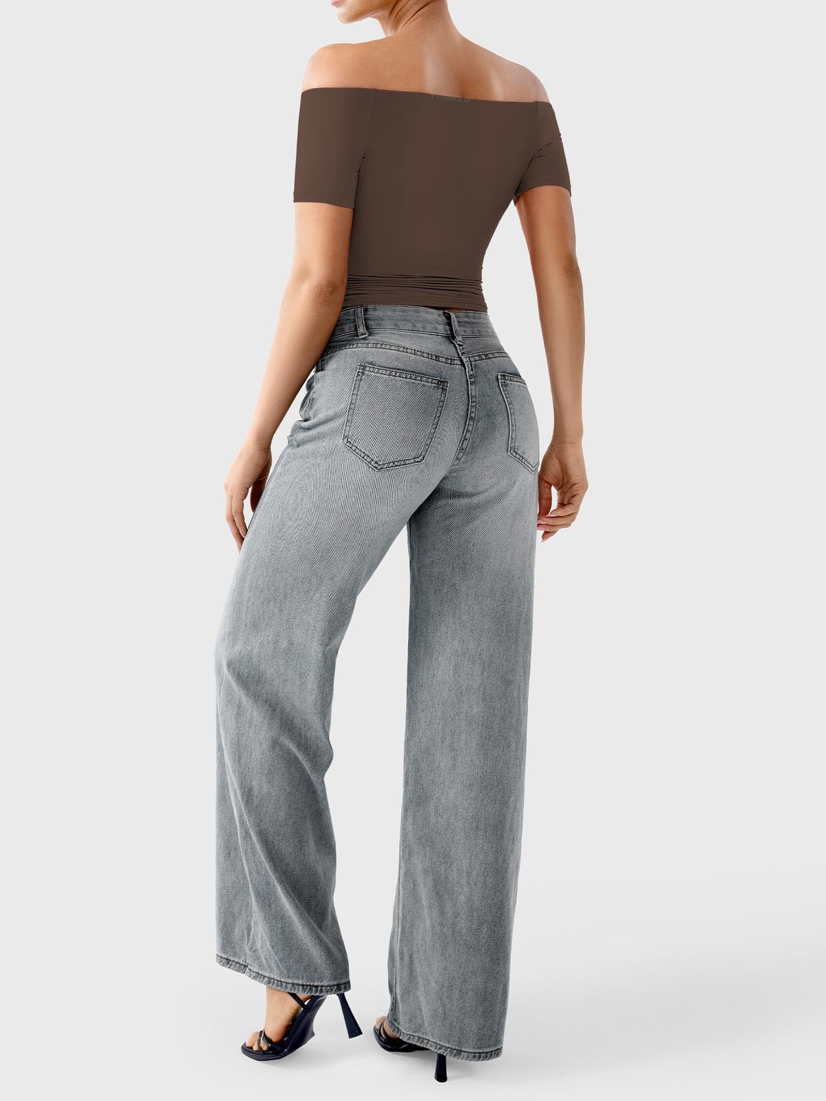 Top Luzlie con spalle scoperte a manica corta