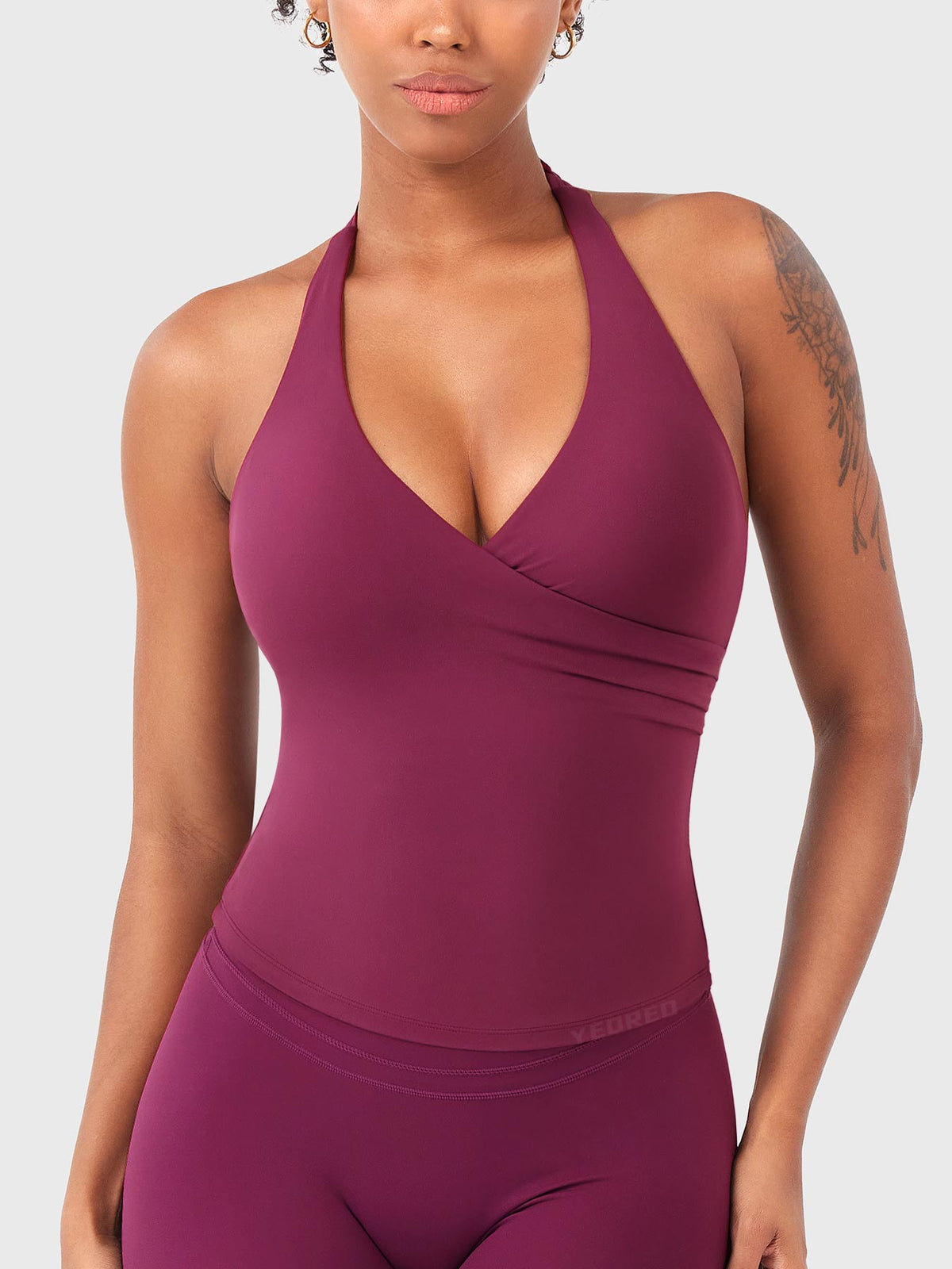 Canotta Elevine halter con scollo a V