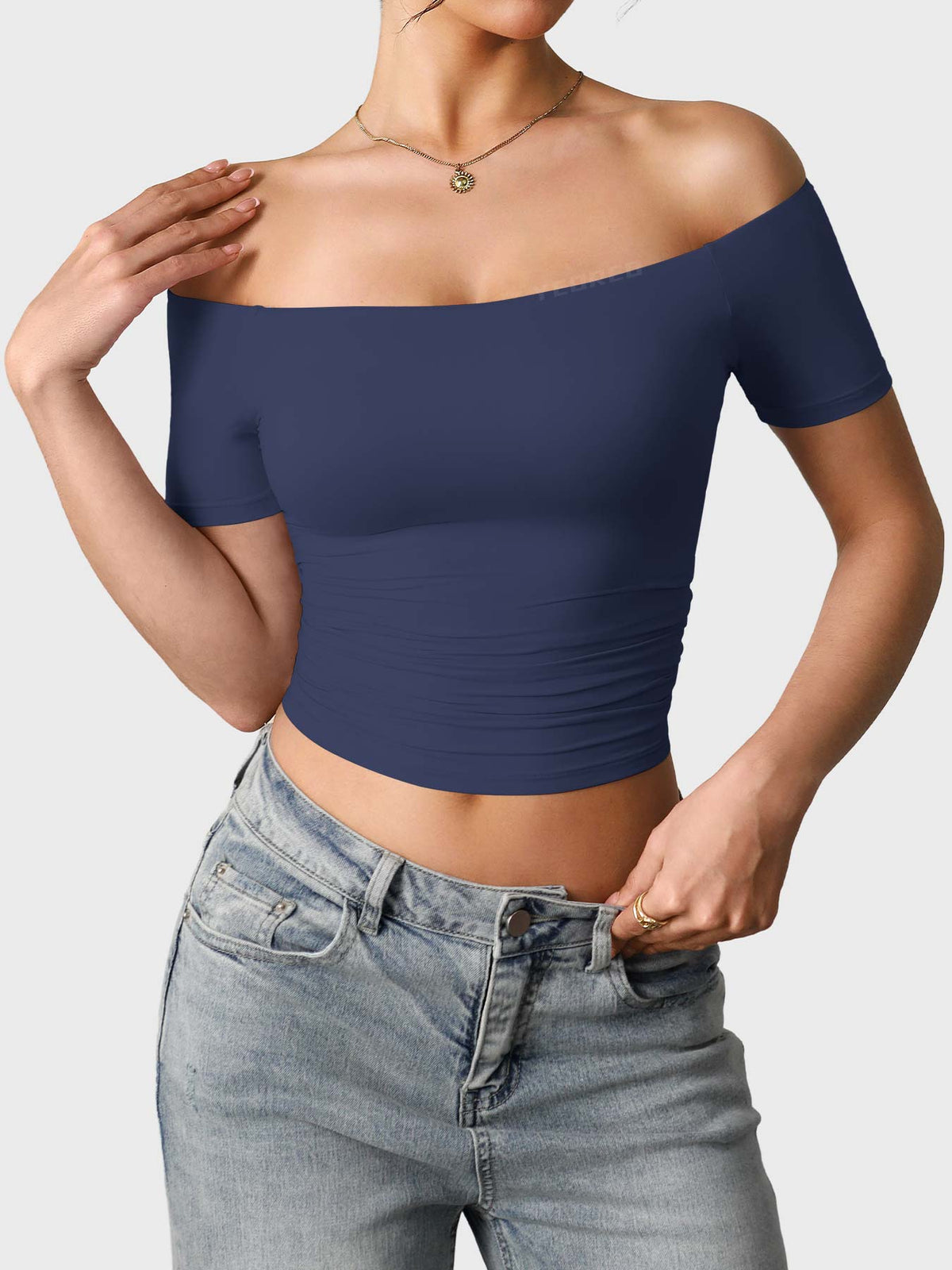 Top Luzlie con spalle scoperte a manica corta