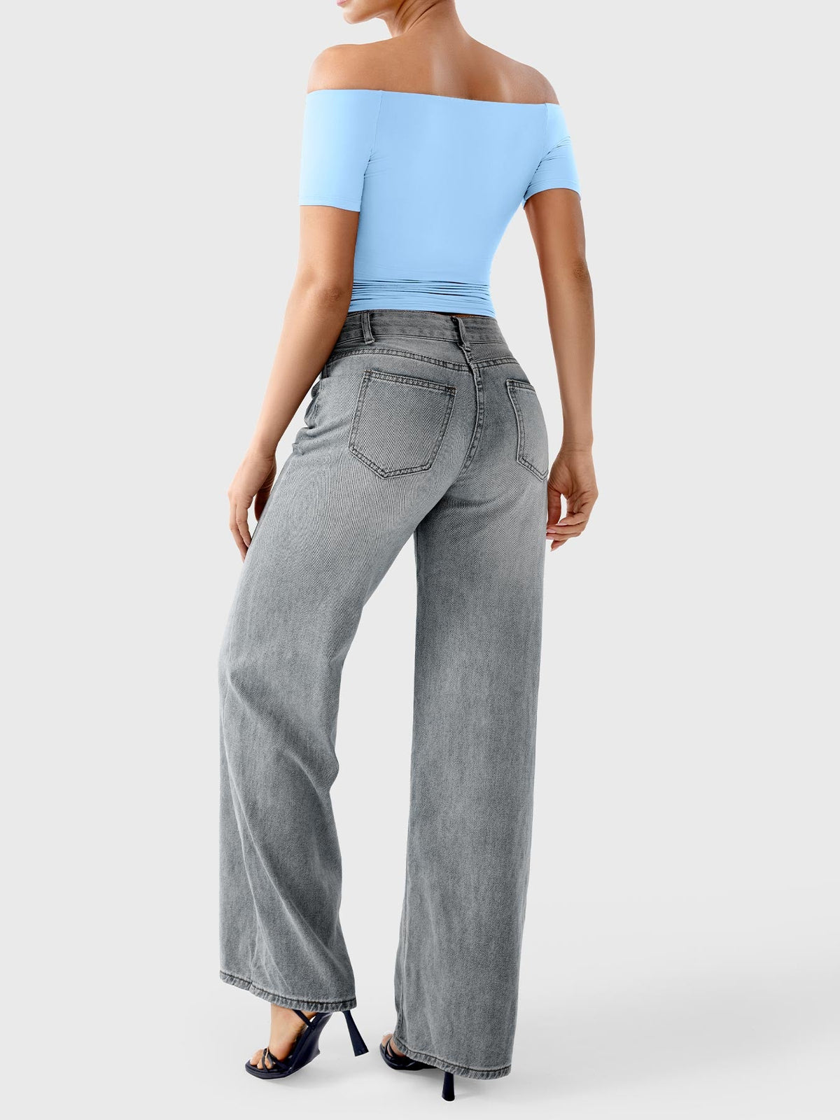 Top Luzlie con spalle scoperte a manica corta