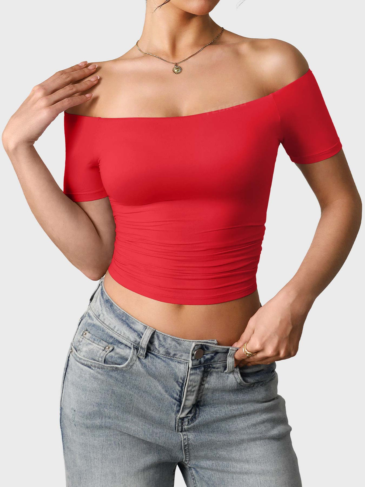 Top Luzlie con spalle scoperte a manica corta