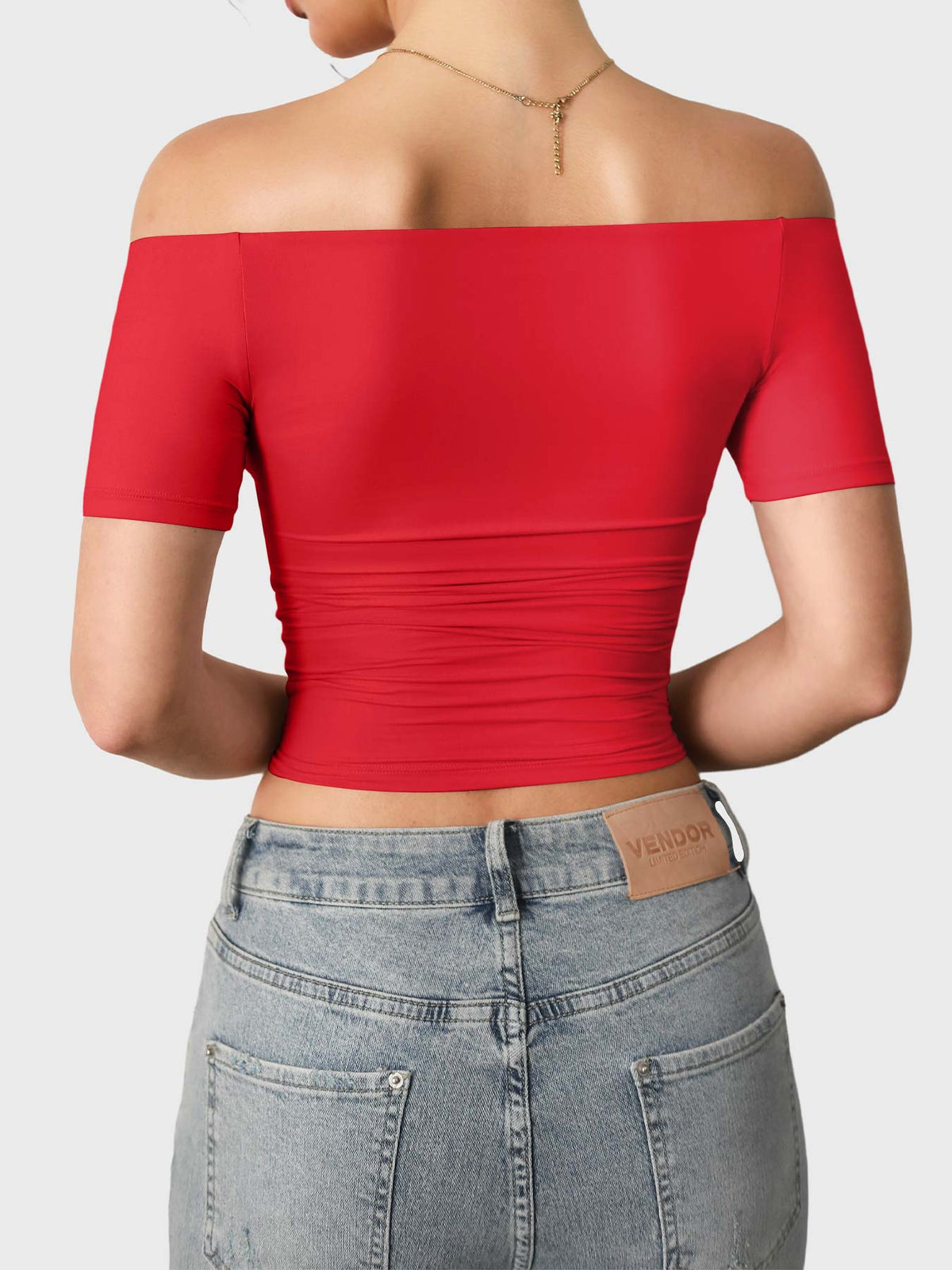 Top Luzlie con spalle scoperte a manica corta