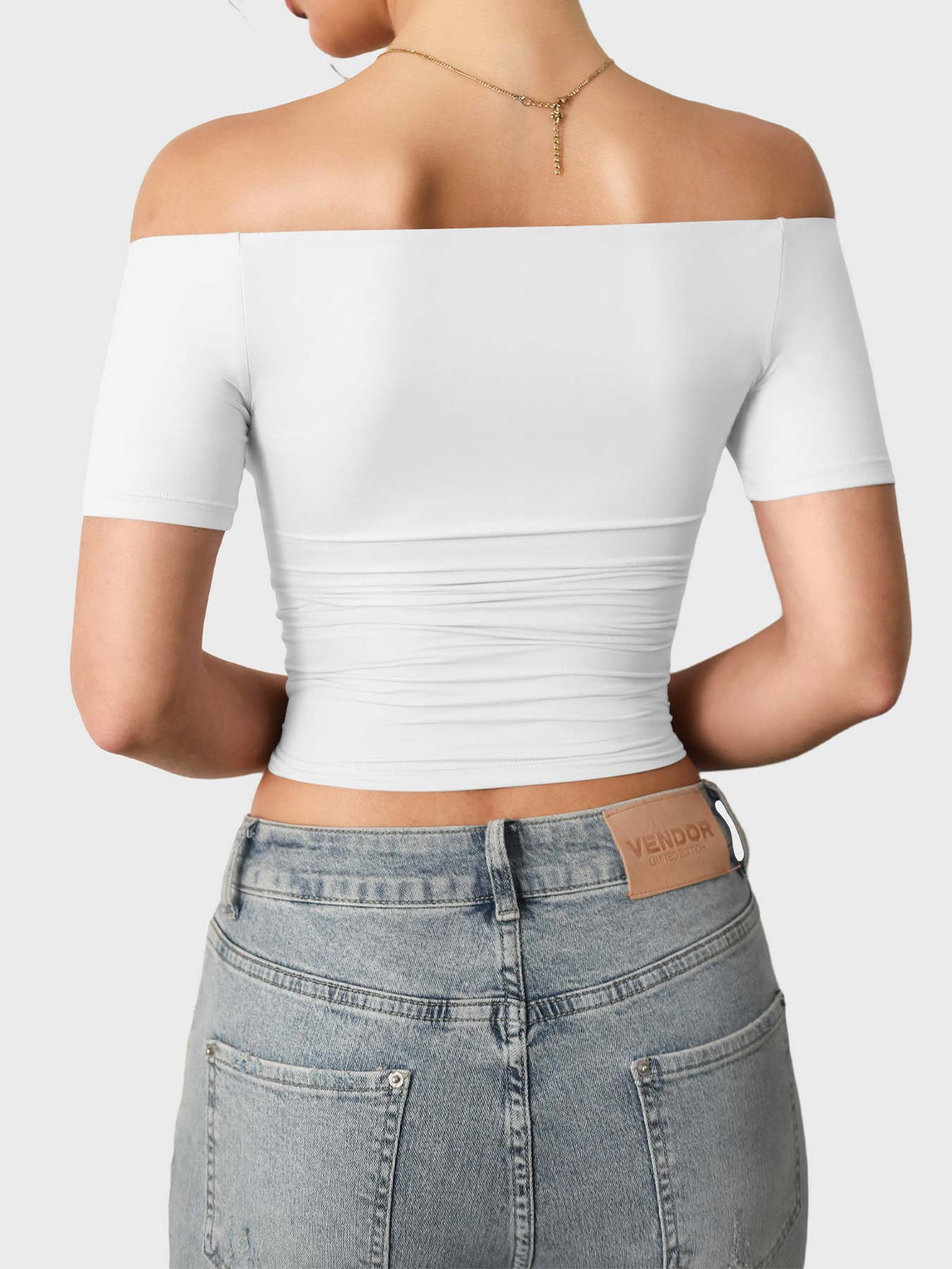 Top Luzlie con spalle scoperte a manica corta