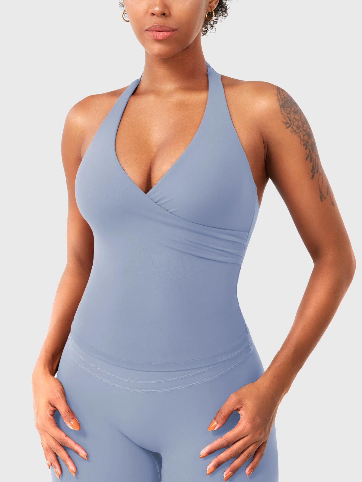Canotta Elevine halter con scollo a V