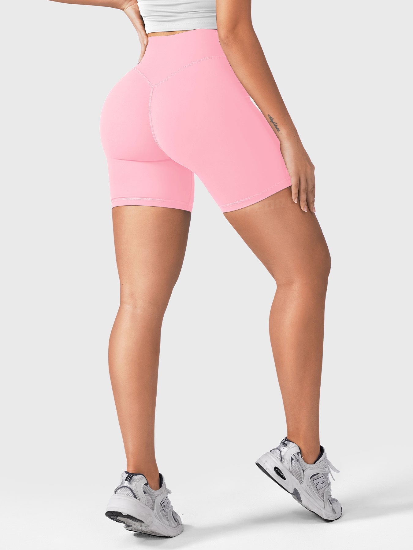Yeoreo Craze 6" Scrunch Shorts