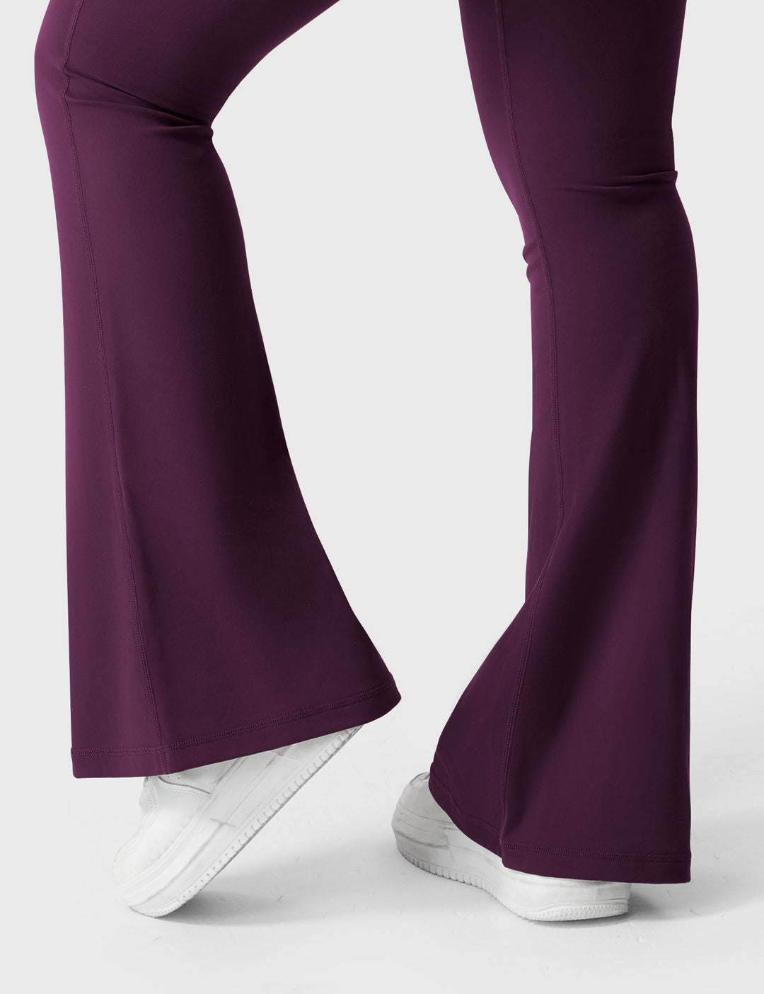 Yeoreo Brittany Flared Leggings with Pockets