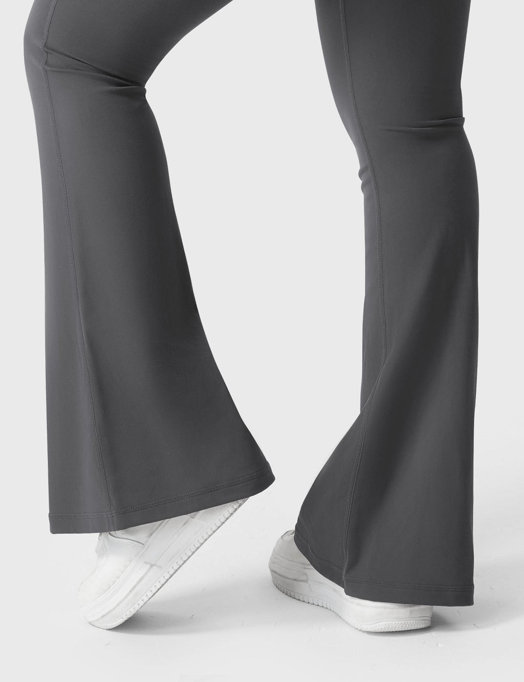 Yeoreo Brittany 30" Flared Leggings with Pockets