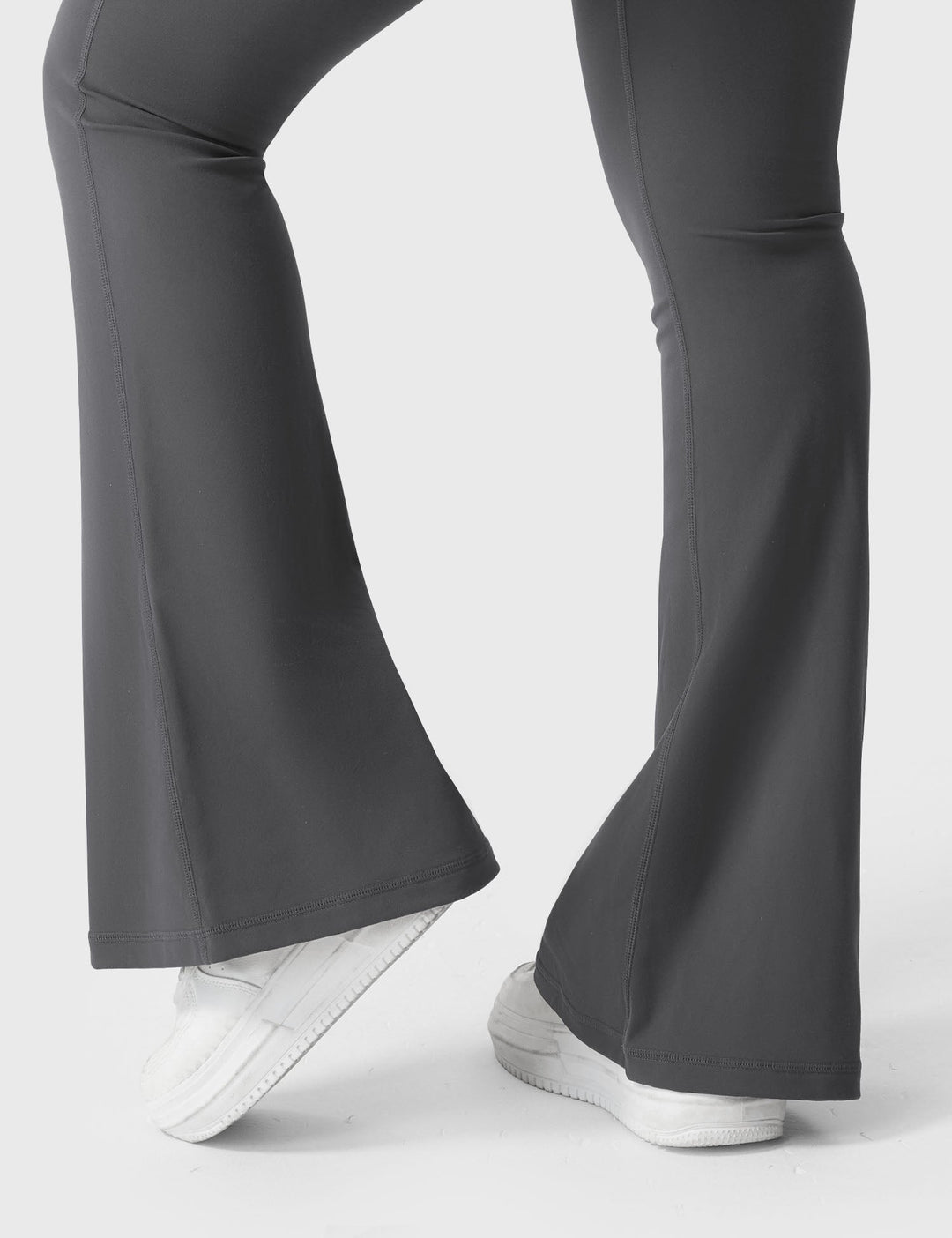 Yeoreo Brittany 30" Flared Leggings with Pockets