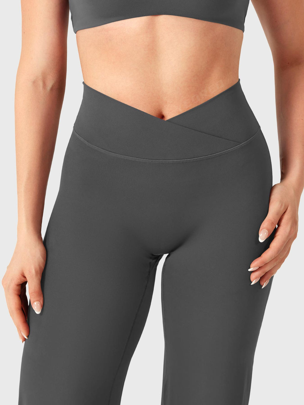 Yeoreo Eddiy 31.5" V-waistband Straight Leggings