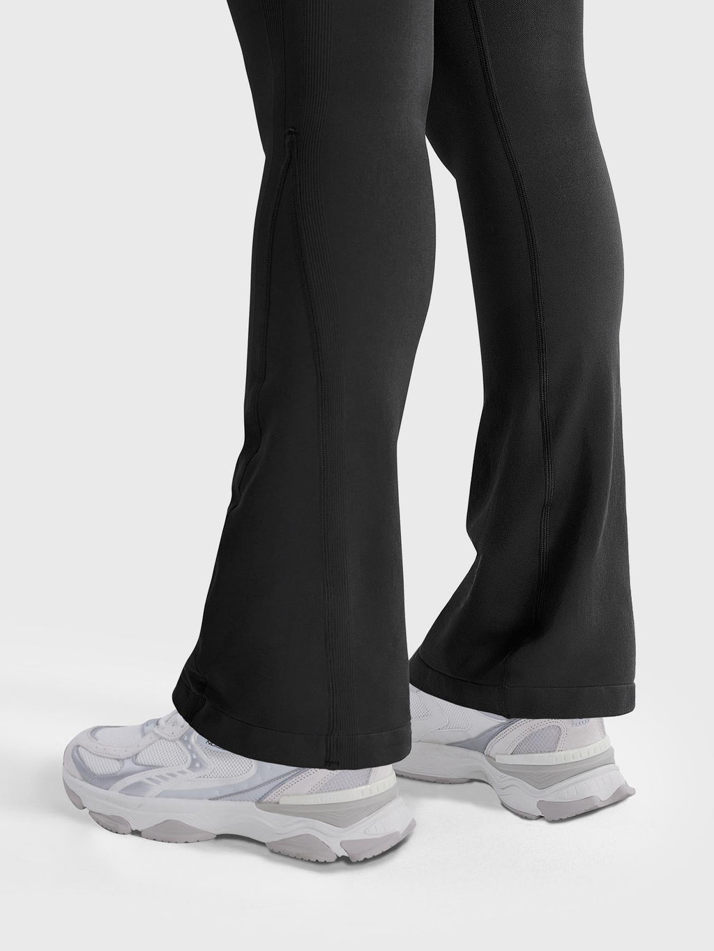 Yeoreo Lilliean 28" Mini Flare Leggings